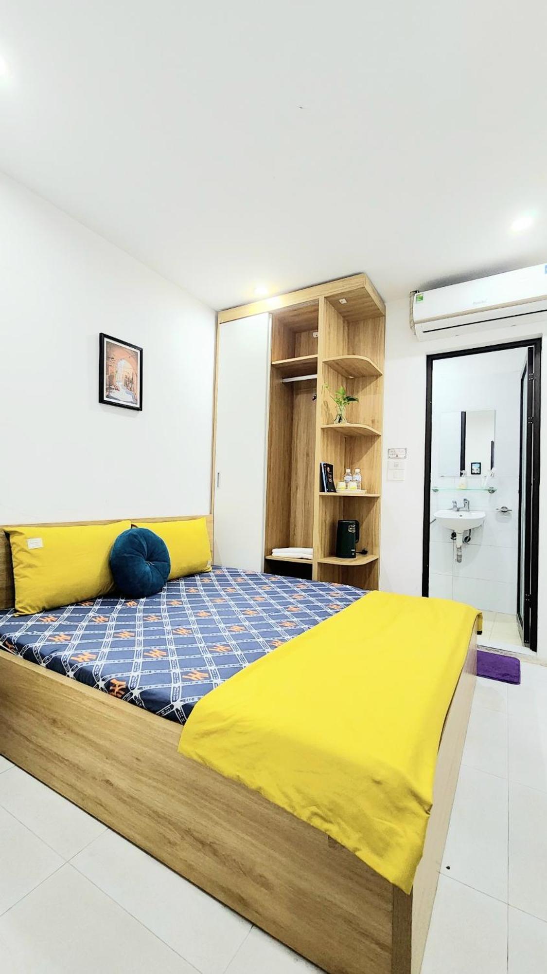 Hanoi Cozy Homestay Long Bien Hanói Exterior foto